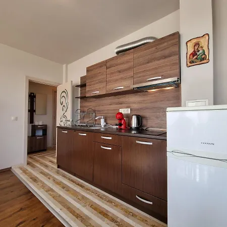 Apartman Diamond Pool View - First Line