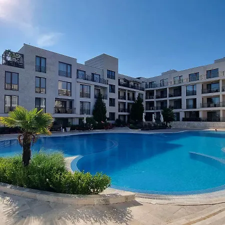 شقة Diamond Pool View - First Line *
