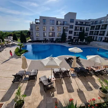 شقة Diamond Pool View - First Line *