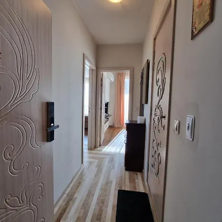 Diamond Pool View - First Line *